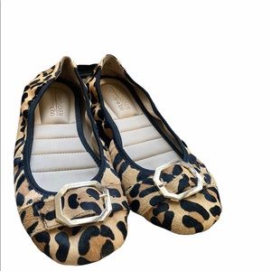 Adam Tucker by Me Too Nikki Womens Leopard Print Flats (Size 9M)